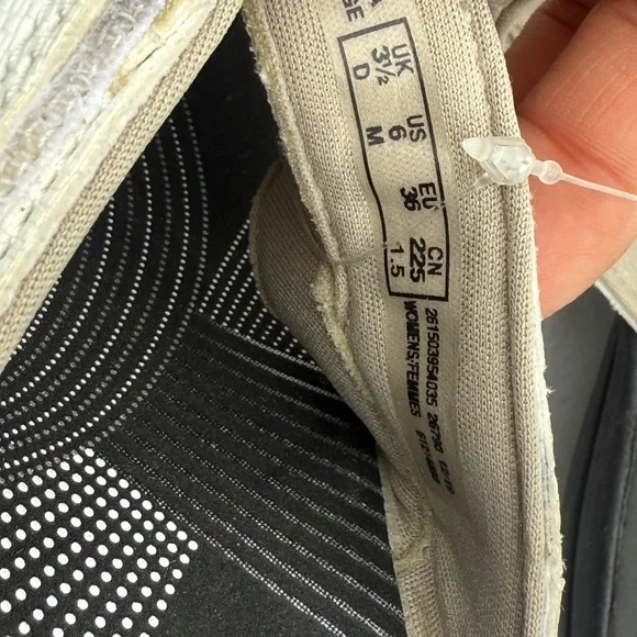 Brinkley Marin Womens Faux Leather Thong Flip-Flops size 6 - Picture 3 of 8